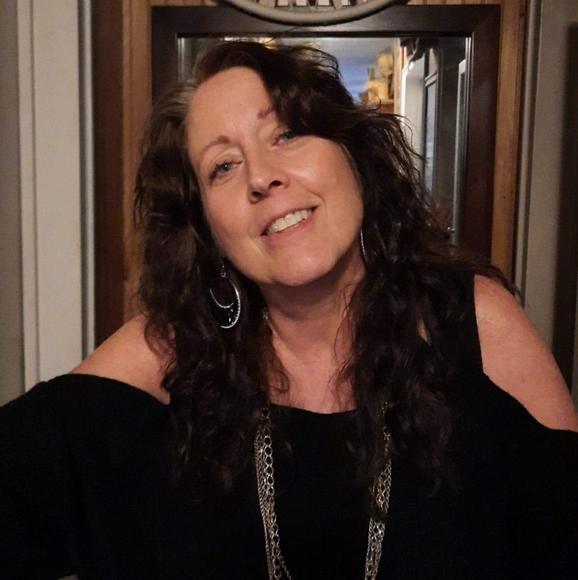 Meet your Posher, Robin - Picture 2 of 10